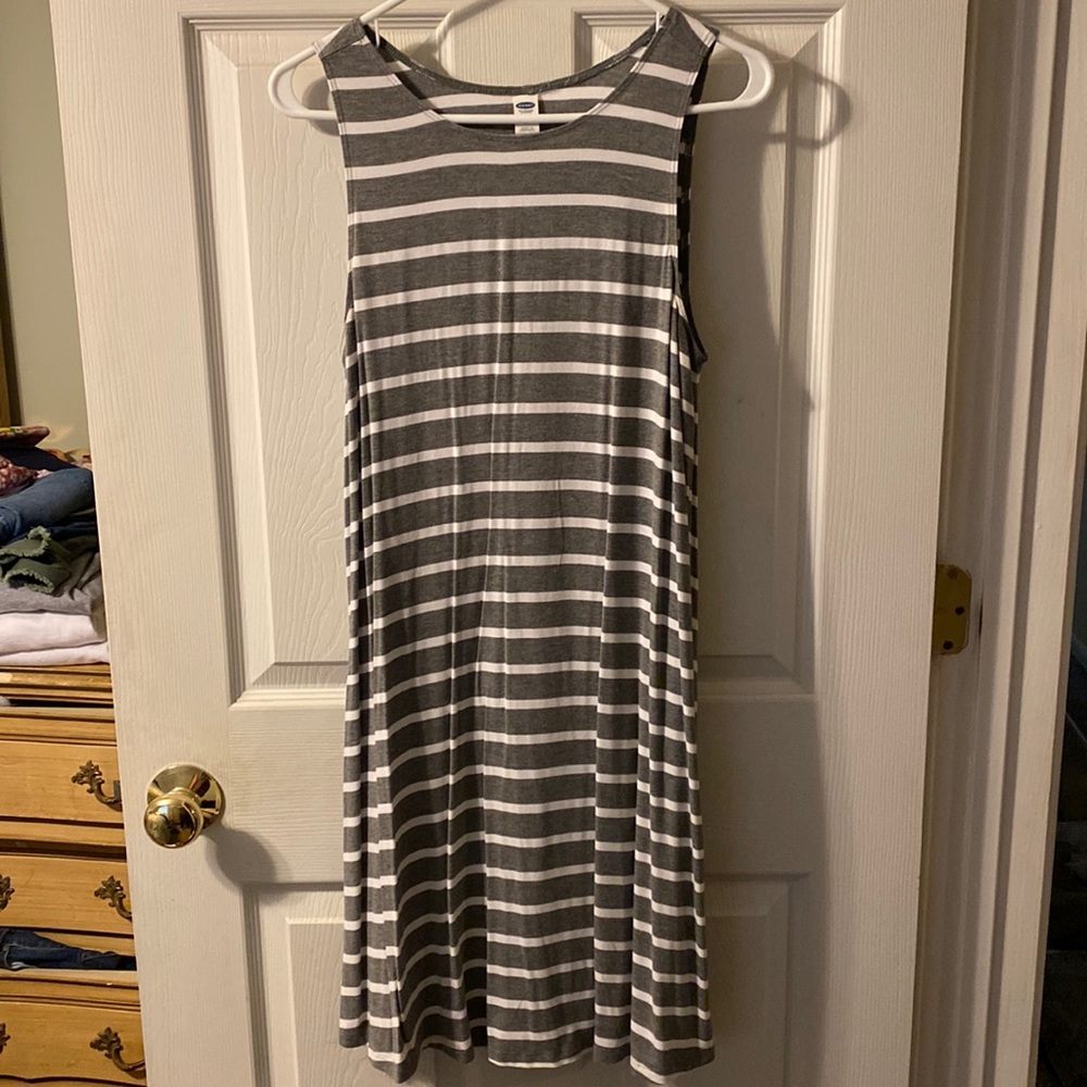 Sleeveless dress